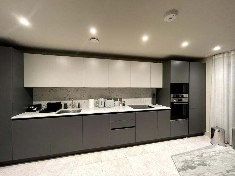 2Br Urban Vista Retreat Chcl F7 Apartment Chigwell Exterior foto