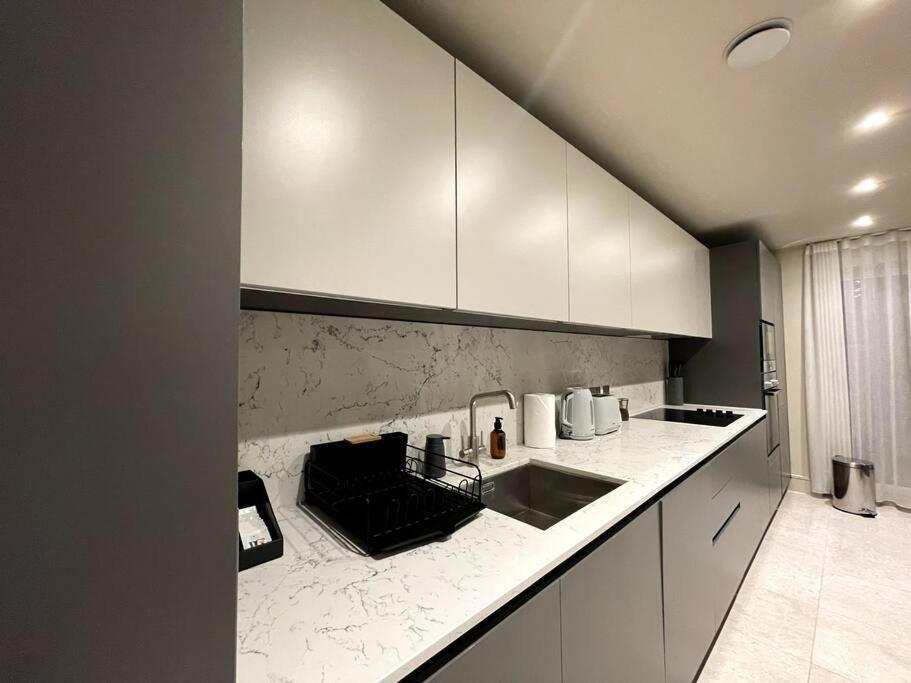 2Br Urban Vista Retreat Chcl F7 Apartment Chigwell Exterior foto